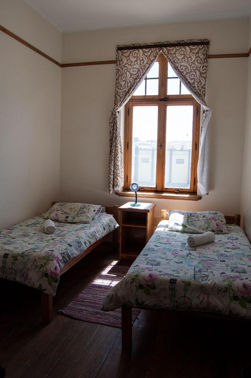 Historical Guesthouse - Self Catering Apartments Lüderitz Esterno foto